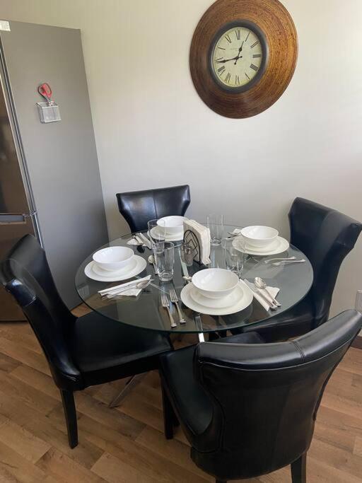 Yeg Chic Luxury Accommodation Edmonton Exteriör bild
