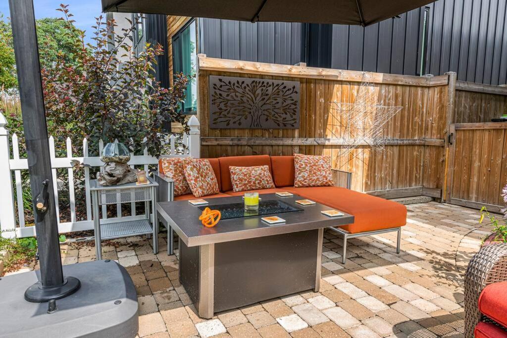 Yeg Chic Luxury Accommodation Edmonton Exteriör bild